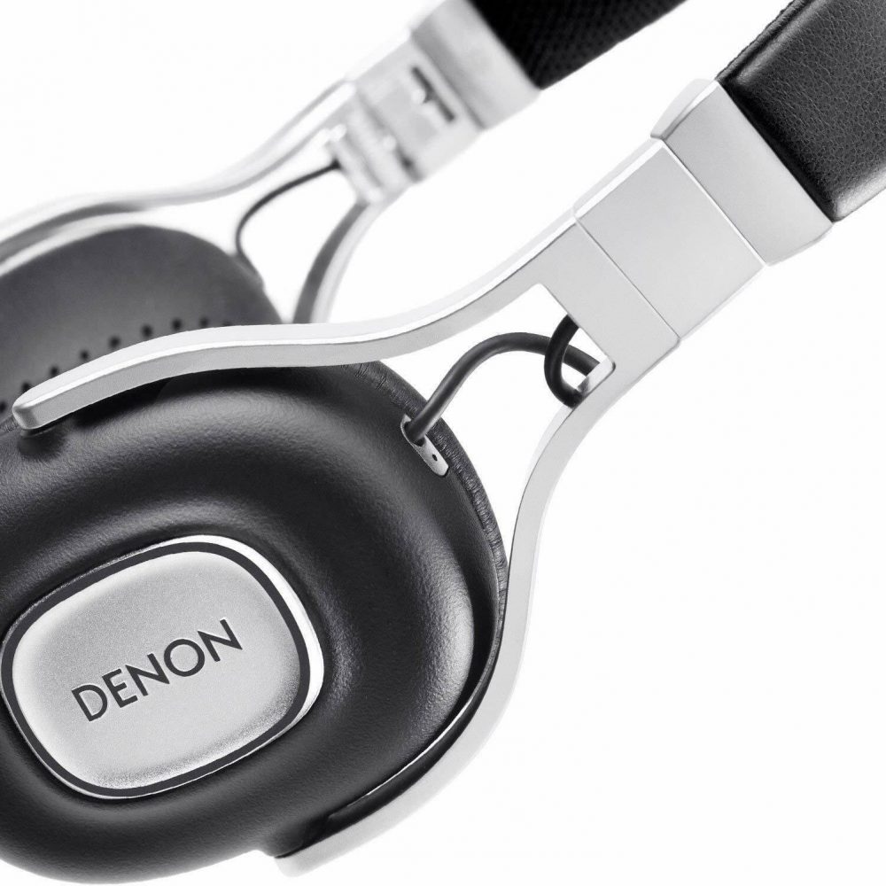 Denon AHMM200 Music Maniac headphones in black